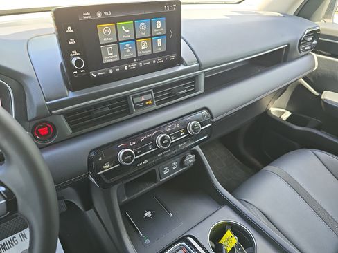 Used 2025 Honda Pilot EX-L image 20