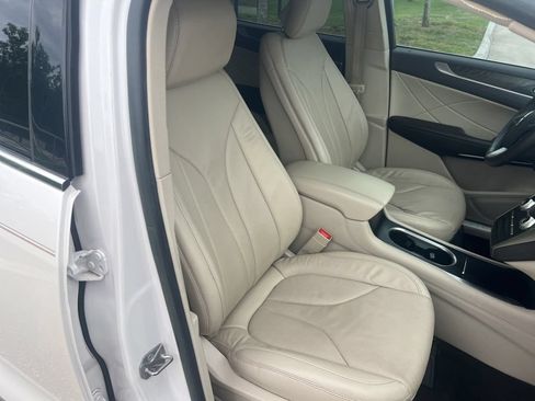 Used 2019 Lincoln MKC Reserve w/ MKC Climate Package FWD image 25