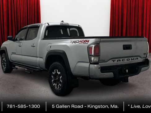 Certified 2023 Toyota Tacoma TRD Off-Road w/ Technology Package AWD/4WD image 7