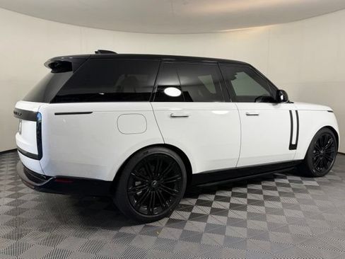 Used 2025 Land Rover Range Rover SE AWD/4WD image 7