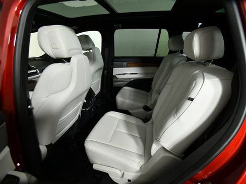 New 2026 Cadillac Vistiq Luxury w/ LPO, Floor Liner Package image 24