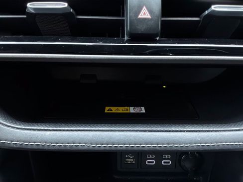 Used 2023 Toyota Highlander Limited FWD image 31