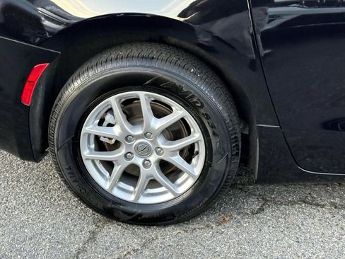 Certified 2025 Chrysler Pacifica Select image 7