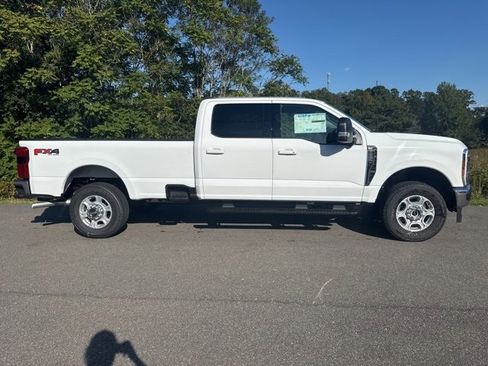 New 2026 Ford F250 XLT w/ XLT Premium Package image 3