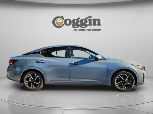 New 2025 Nissan Sentra SV image 4