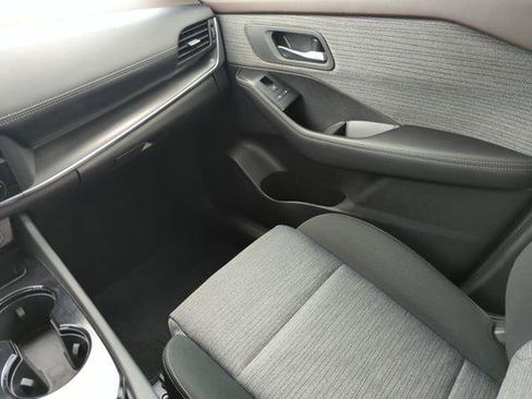Certified 2023 Nissan Rogue SV FWD image 27