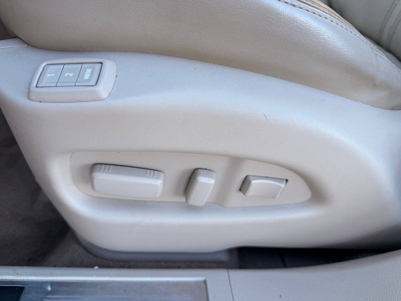 Used 2014 Cadillac SRX Performance w/ Driver Awareness Package FWD image 11
