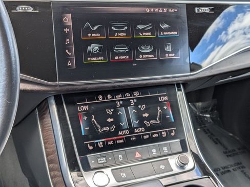 Used 2019 Audi Q8 Premium Plus w/ Premium Plus AWD/4WD image 15