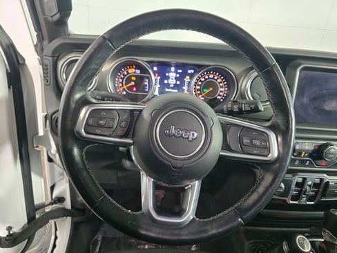 Used 2022 Jeep Wrangler Unlimited Sahara w/ Cold Weather Group image 10