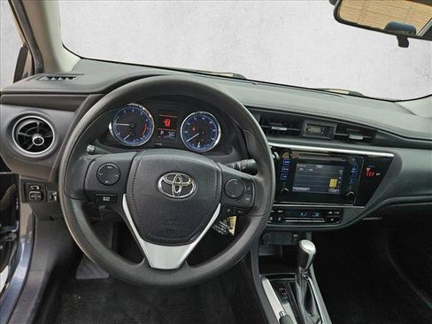 Used 2019 Toyota Corolla LE image 15