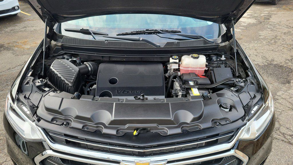 Used 2021 Chevrolet Traverse LT FWD image 39