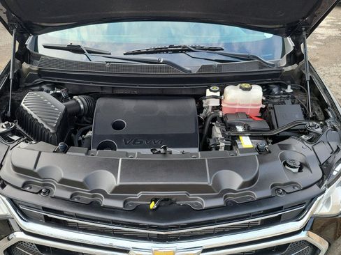 Used 2021 Chevrolet Traverse LT FWD image 39