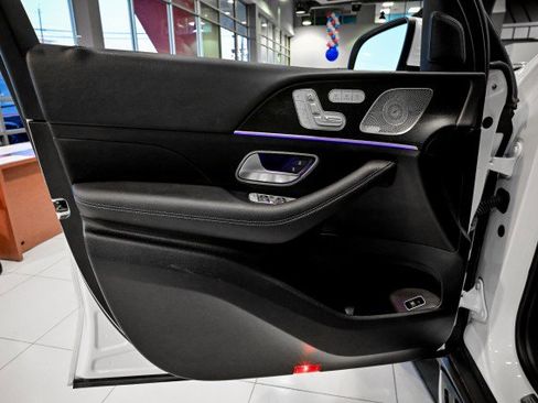 Used 2023 Mercedes-Benz GLS 450 4MATIC image 18