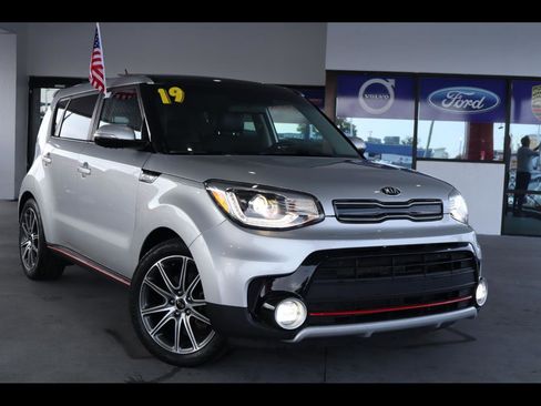 Used 2019 Kia Soul ! w/ Technology Package image 1
