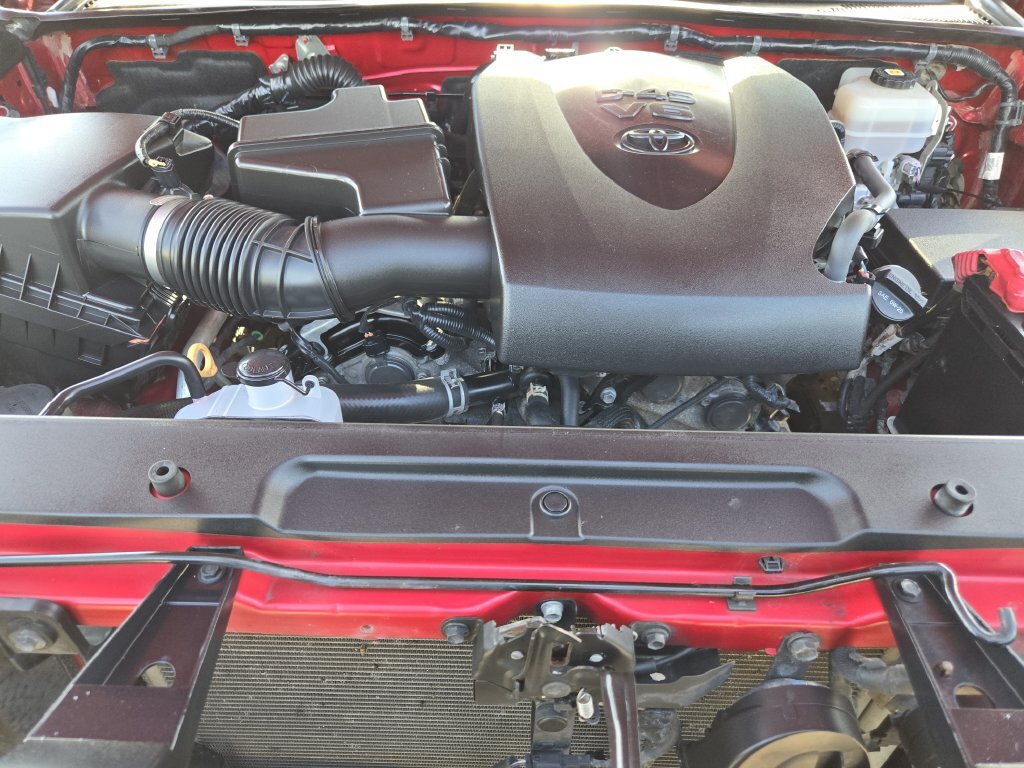 Used 2022 Toyota Tacoma TRD Off-Road AWD/4WD image 29
