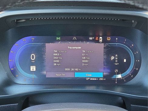 Certified 2023 Volvo XC40 B5 Plus w/ Protection Package Premier image 26