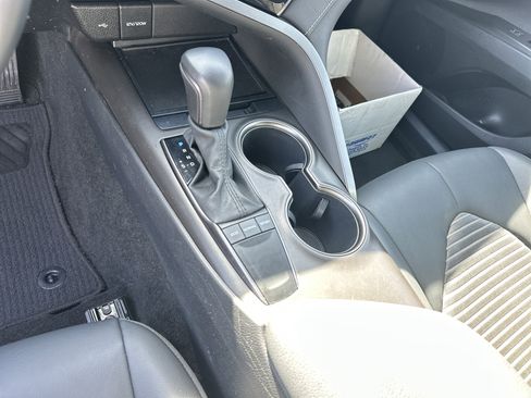 Used 2022 Toyota Camry SE image 32
