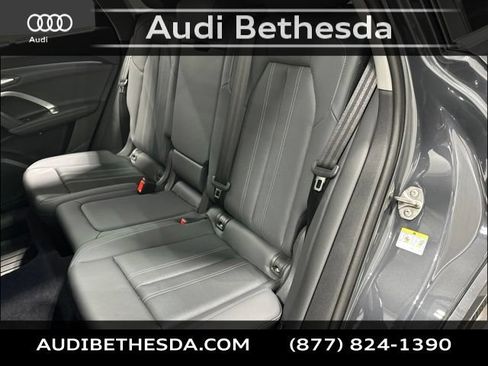 Certified 2025 Audi Q5 Premium AWD/4WD image 29