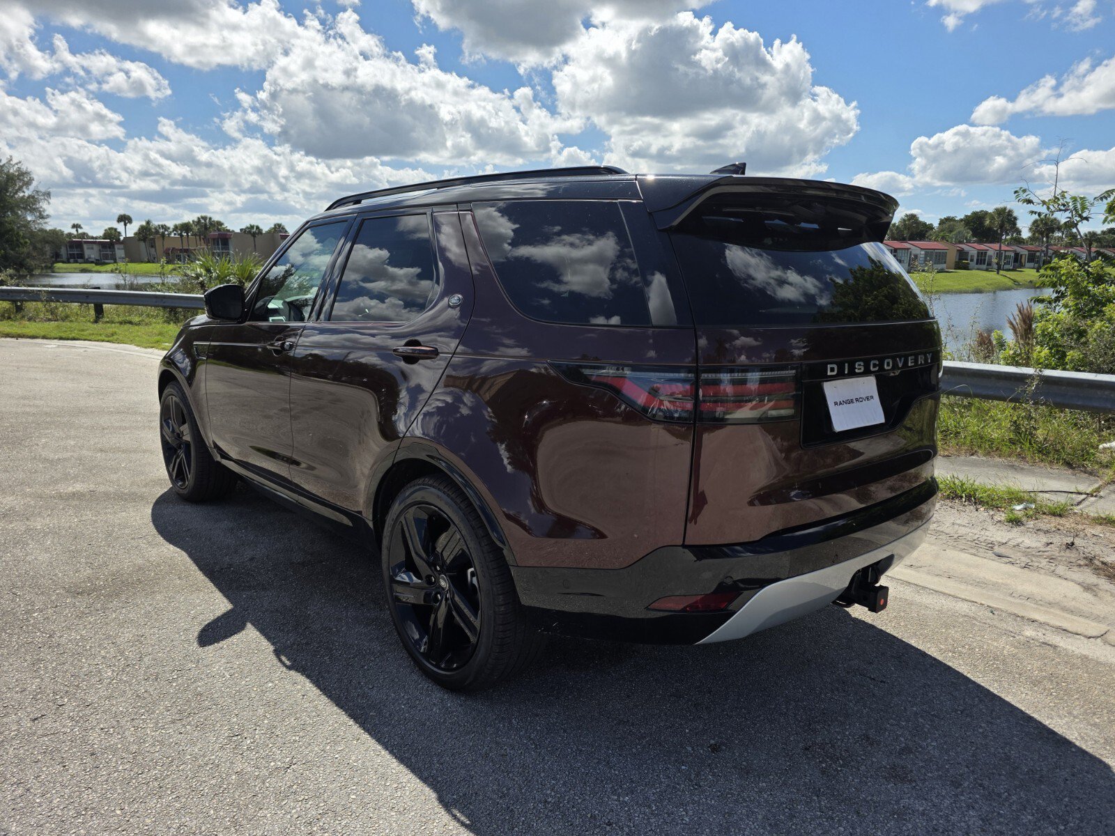 New 2026 Land Rover Discovery Limited Edition AWD/4WD image 2