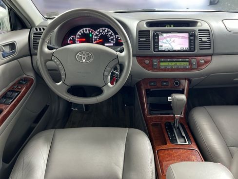 Used 2005 Toyota Camry XLE FWD image 23