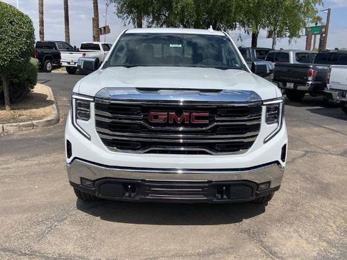 Used 2025 GMC Sierra 1500 SLT w/ SLT Premium Package image 3