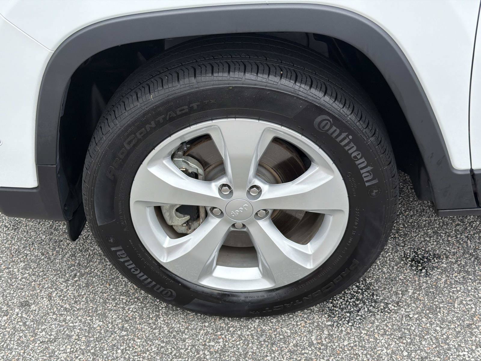 Used 2023 Jeep Cherokee Altitude Lux AWD/4WD image 11