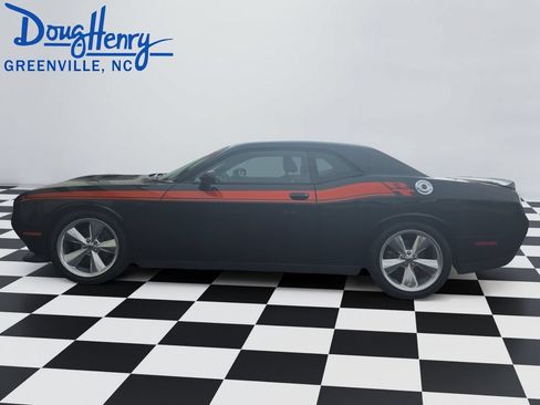 Used 2019 Dodge Challenger R/T w/ Cold Weather Group RWD image 2