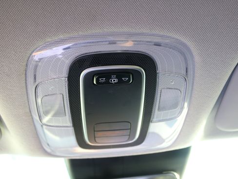 Used 2021 Hyundai Elantra SE image 23