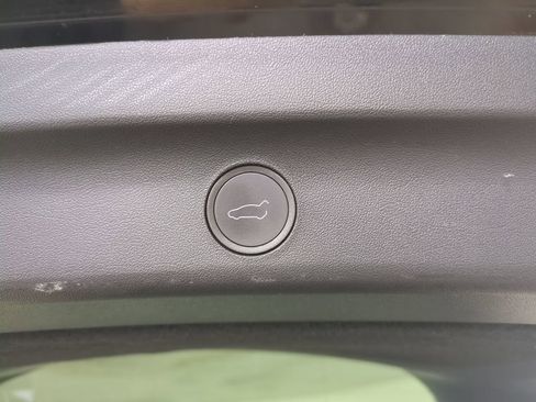 Used 2023 Tesla Model Y Long Range AWD/4WD image 15