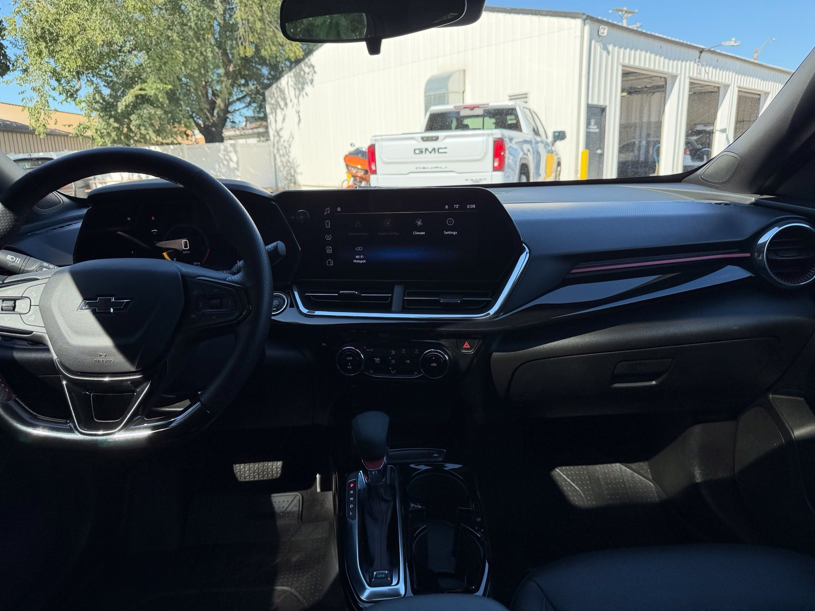 Used 2025 Chevrolet Trax RS w/ Sunroof Package FWD image 20