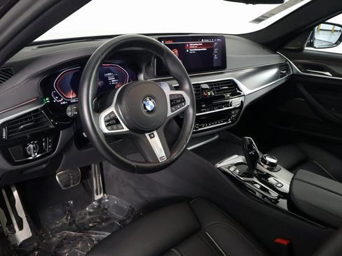 Used 2023 BMW M550i xDrive w/ Executive Package image 7