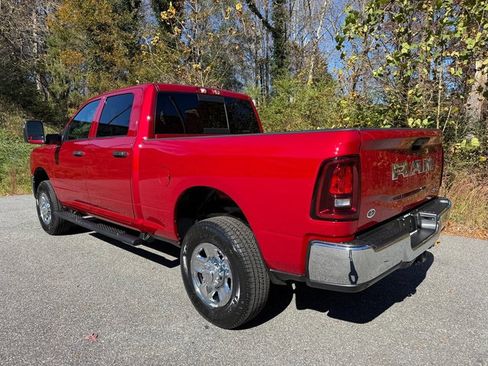 Used 2026 RAM 2500 Tradesman AWD/4WD image 9