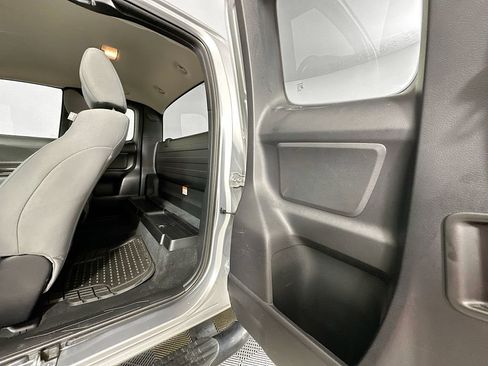 Used 2019 Toyota Tacoma SR image 4