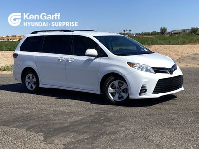 Used 2018 Toyota Sienna LE w/ Carpet Mat Package