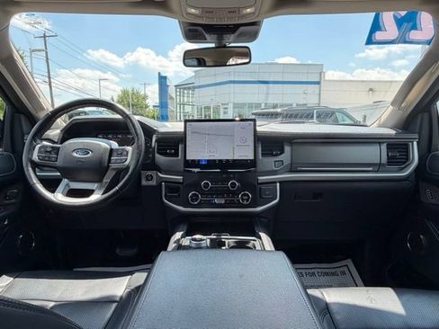 Used 2022 Ford Expedition XLT AWD/4WD image 4