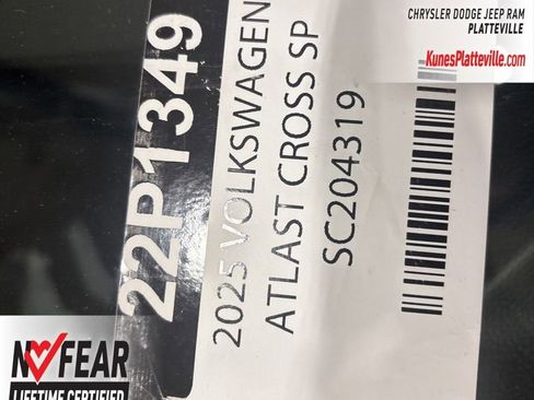 Used 2025 Volkswagen Atlas Cross Sport SE image 30
