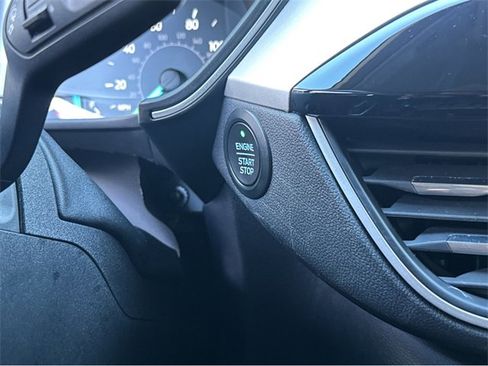 Used 2020 Ford Escape SE image 25