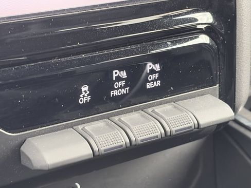 Used 2025 RAM 1500 Laramie AWD/4WD image 20