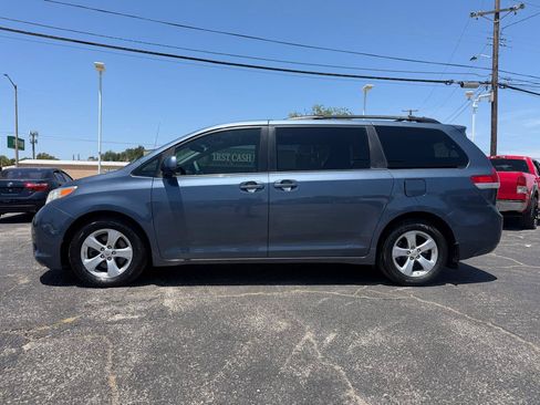 Used 2014 Toyota Sienna LE FWD image 8