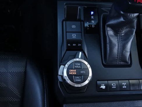 Used 2024 Toyota Tacoma TRD Off-Road image 34