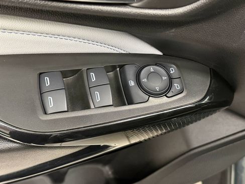 Used 2025 Chevrolet Trax LT FWD image 26