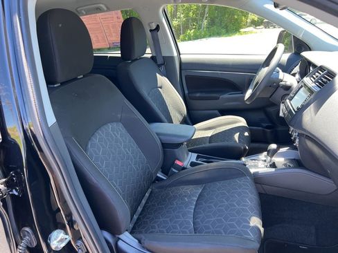 Used 2025 Mitsubishi Outlander Sport AWD image 17