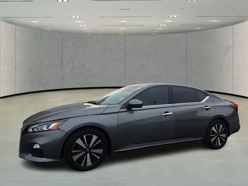 Used 2021 Nissan Altima 2.5 SV w/ SV Premium Package image 9