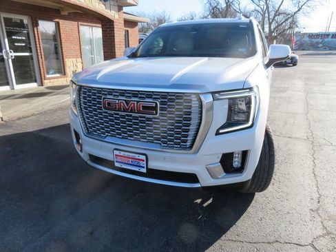 Used 2021 GMC Yukon XL Denali w/ Denali Ultimate Package image 2