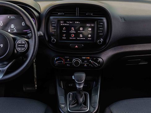 Certified 2023 Kia Soul LX w/ LX Technology Package FWD image 10