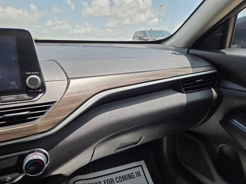 Used 2024 Nissan Altima 2.5 SV FWD image 35
