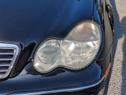 Used 2001 Mercedes-Benz C 320 Sedan image 10