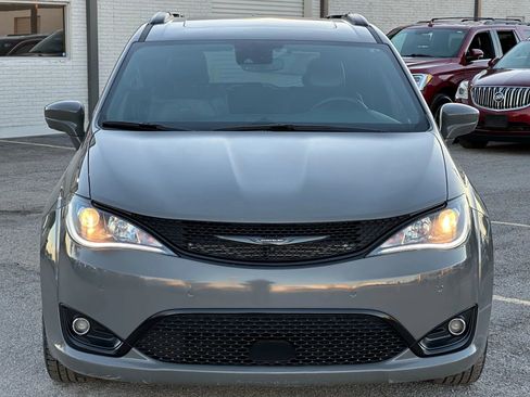 Used 2020 Chrysler Pacifica Touring-L w/ Advanced Safetytec Group image 10