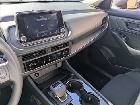 Used 2025 Nissan Rogue S image 13