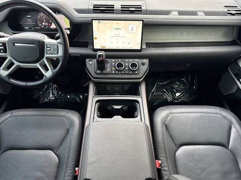 Used 2024 Land Rover Defender 130 S image 4